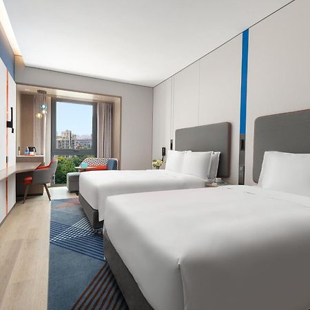 Holiday Inn Express Changfeng Park Shanghaj Zewnętrze zdjęcie