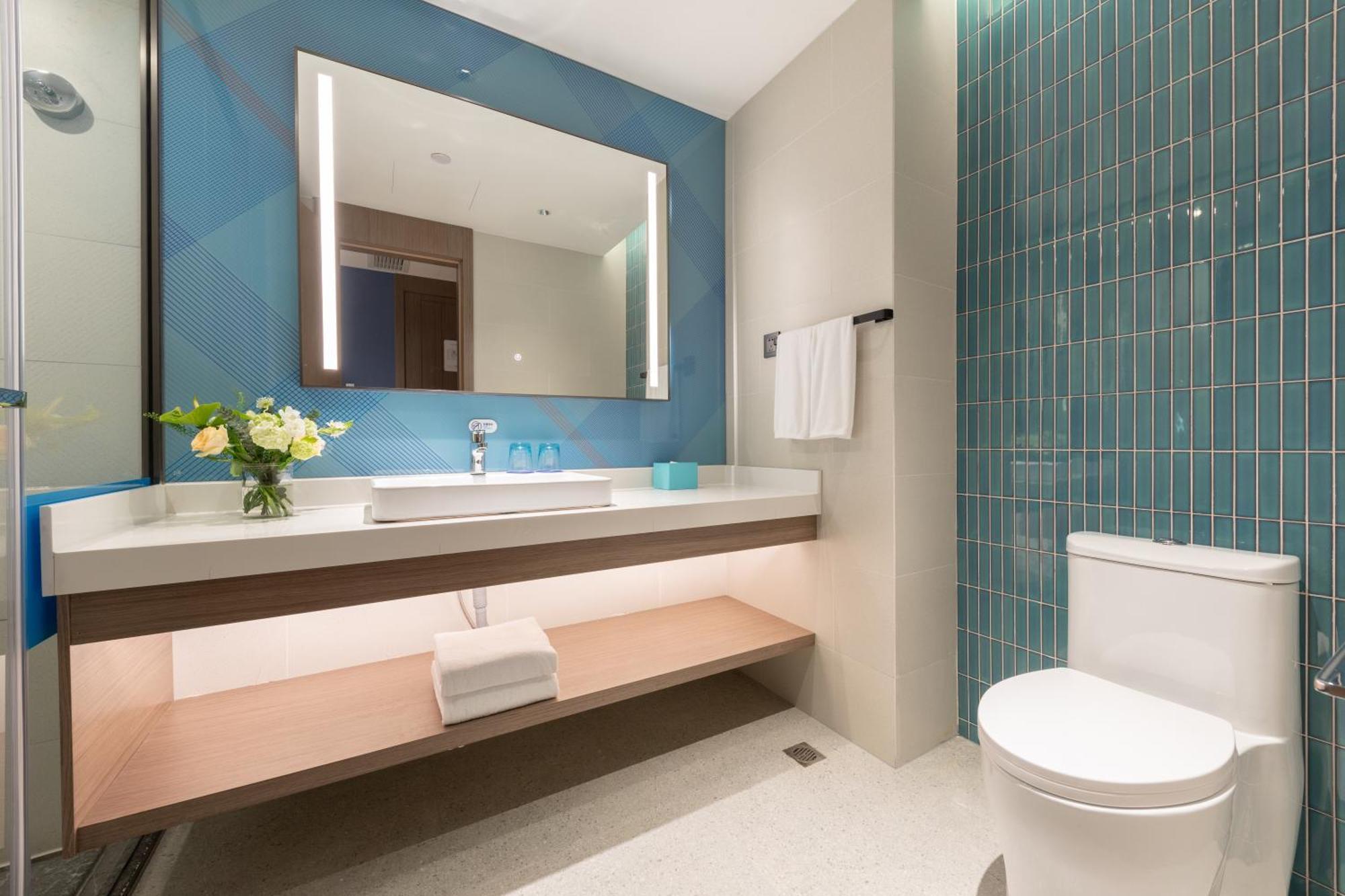 Holiday Inn Express Changfeng Park Shanghaj Zewnętrze zdjęcie