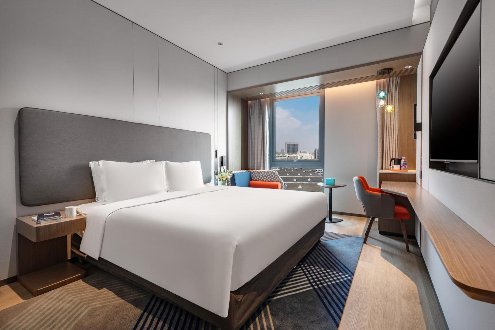Holiday Inn Express Changfeng Park Shanghaj Zewnętrze zdjęcie