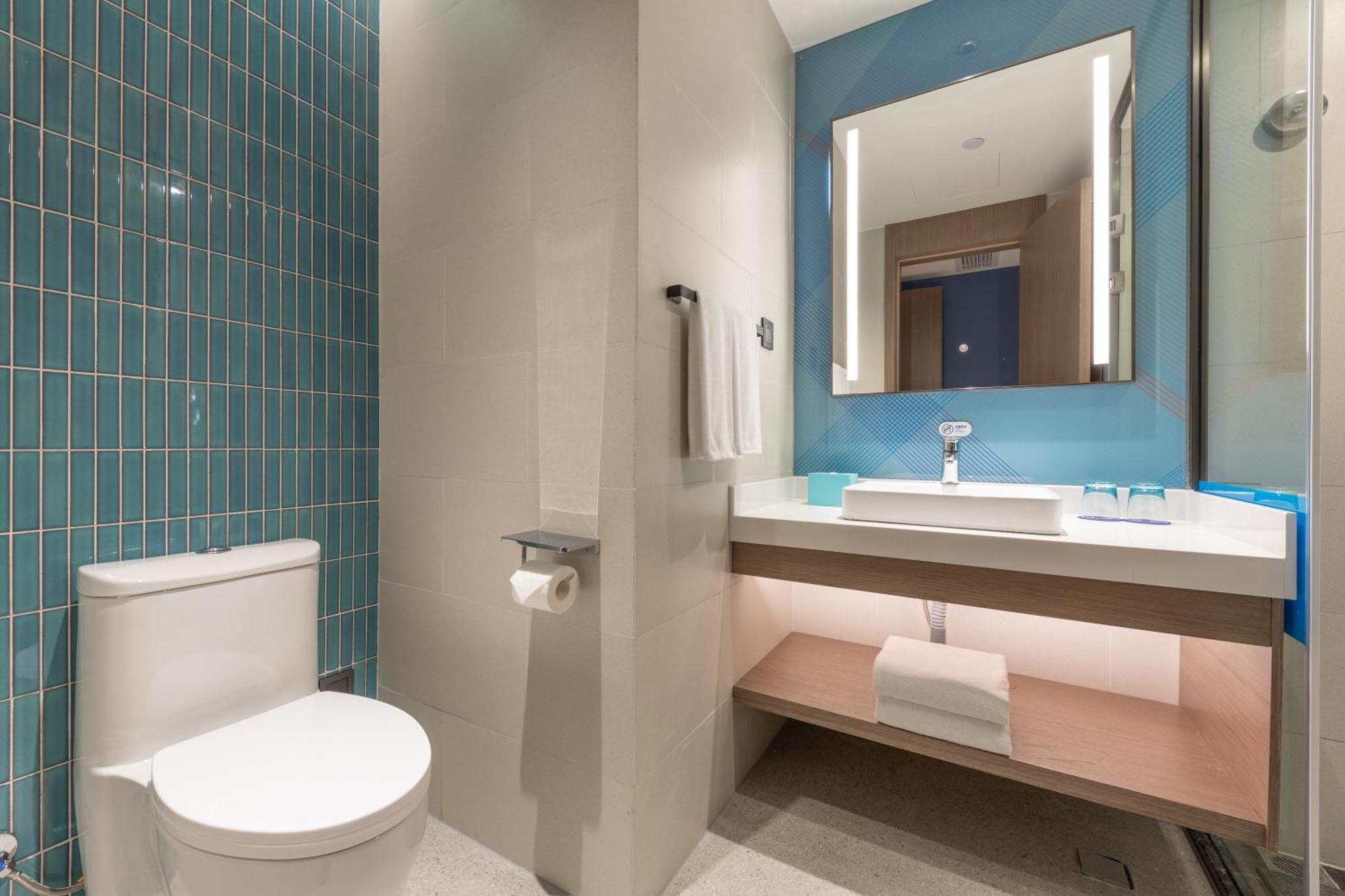Holiday Inn Express Changfeng Park Shanghaj Zewnętrze zdjęcie