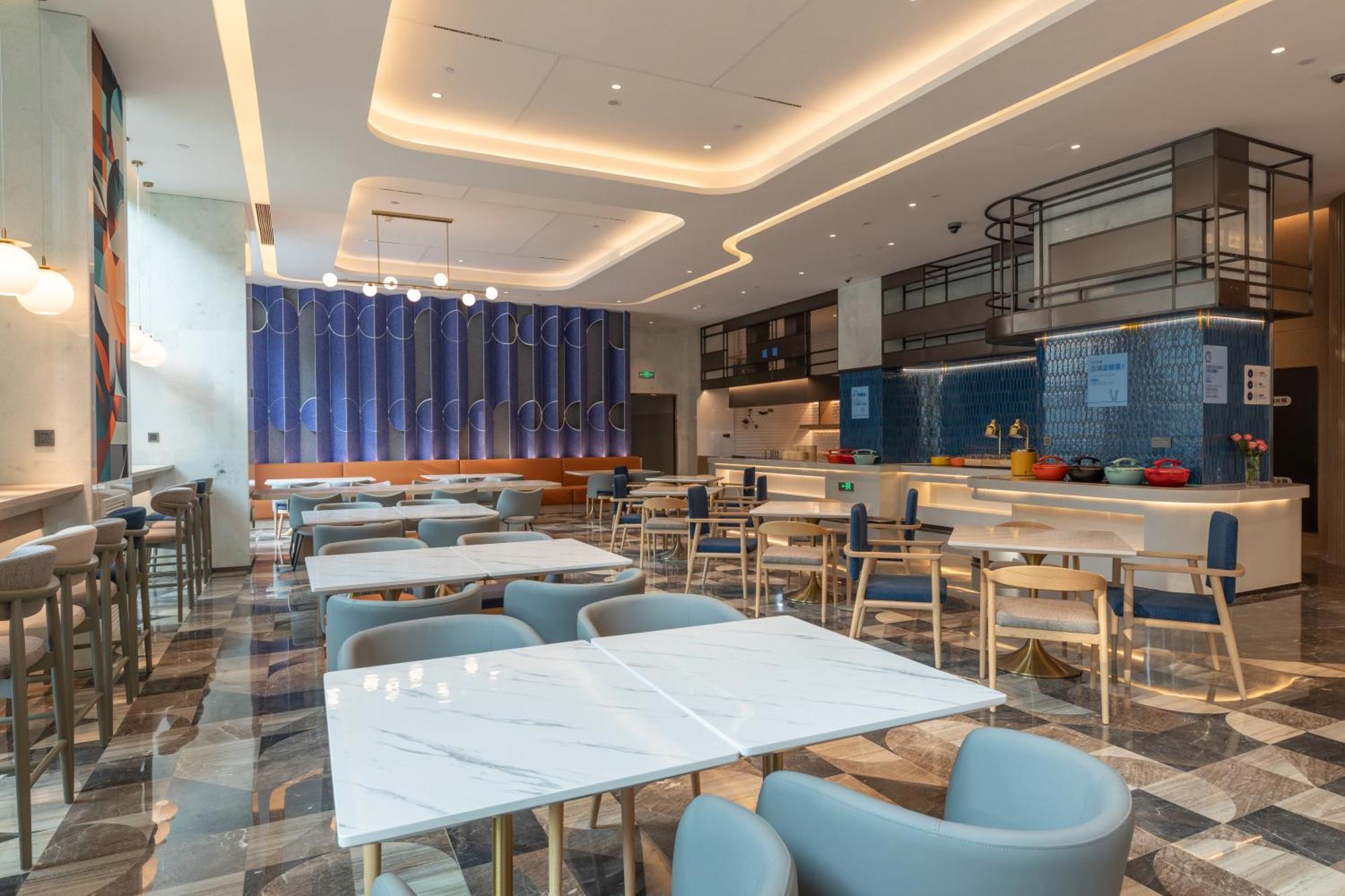 Holiday Inn Express Changfeng Park Shanghaj Zewnętrze zdjęcie